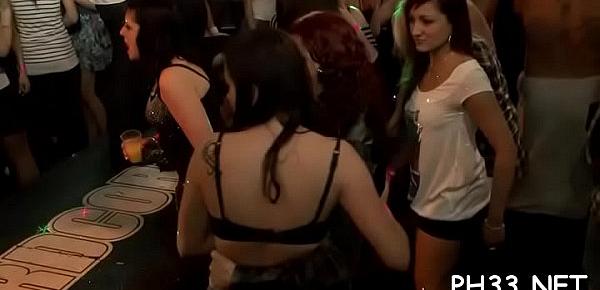  Gals wants to fuck the army dancer